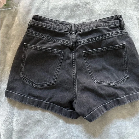 PacSun Black Jean Mom Shorts Denim - Picture 2 of 5